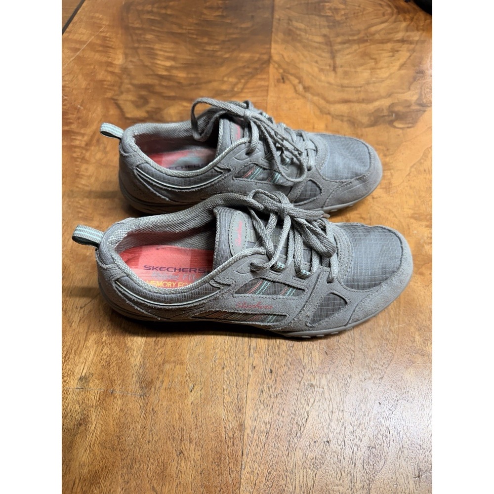 Skechers Women's 8 Light Brown Tan Sneakers Shoes Low Top Lace‎ Up Tennis Shoes